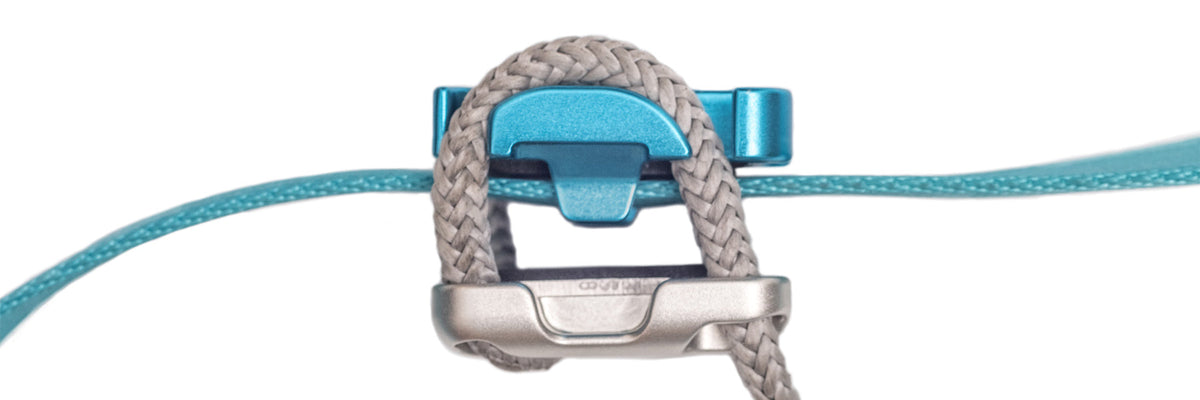 Large Wafer guide rails keep your webbing aligned